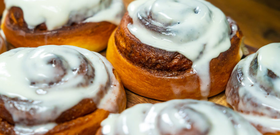 how to make cinnamon rolls at home