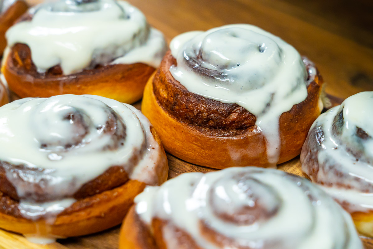 how to make cinnamon rolls at home