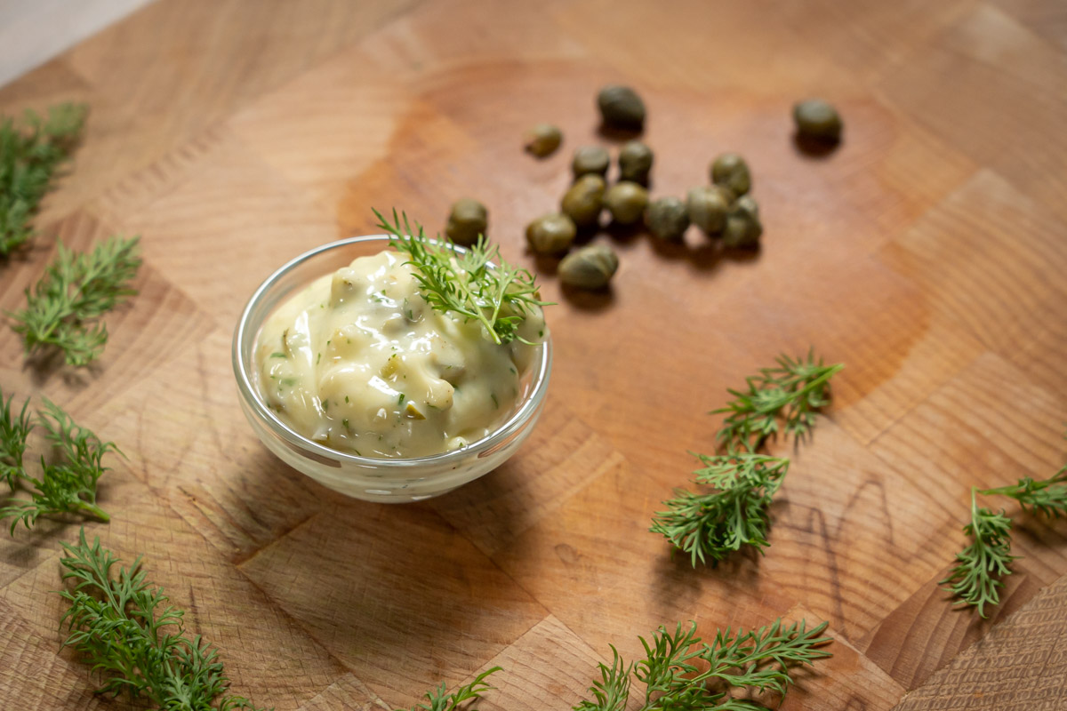 ingredients to make tartar sauce