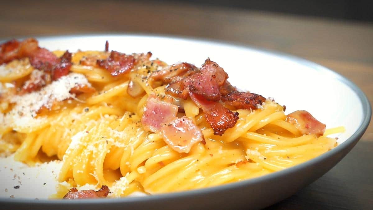 italian carbonara pasta