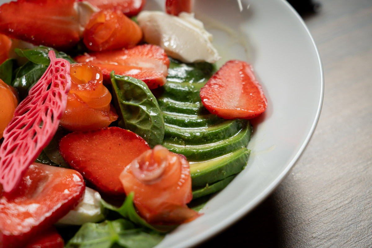 recipe for salad with salmon and strawberries