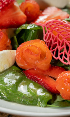 easy recipe for salad with salmon and strawberries