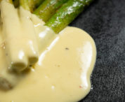 the best recipe for asparagus with hollandaise sauce