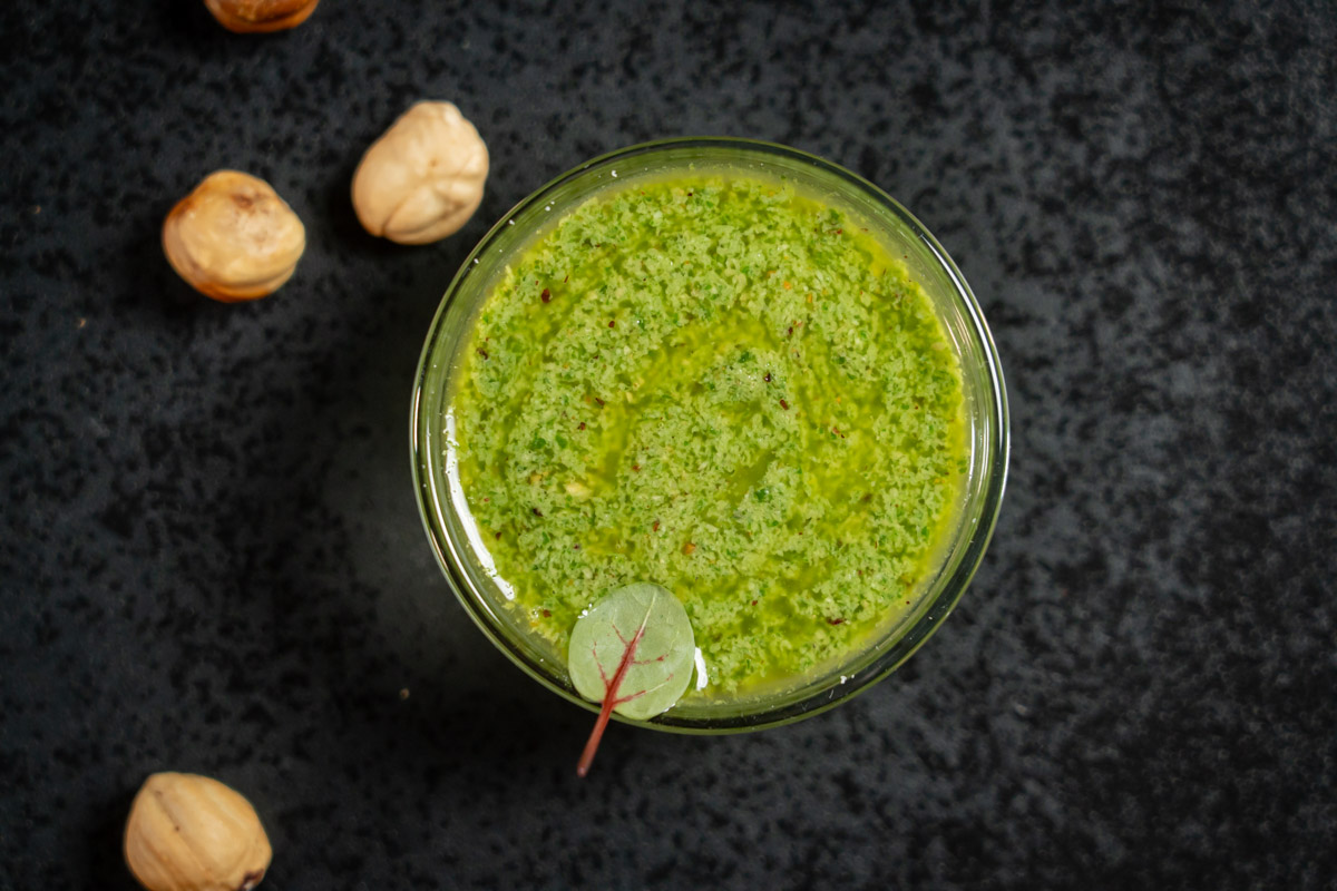 how to prepare pesto sauce